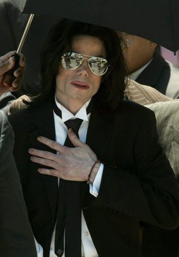 Komplikacje z pogrzebem i testamentem Michaela Jacksona