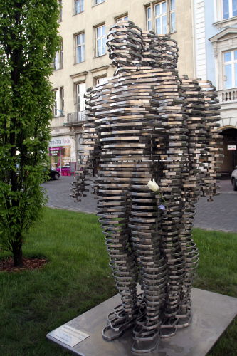 Rzeźba „Golem” Davida Czernego stanęła w Poznaniu