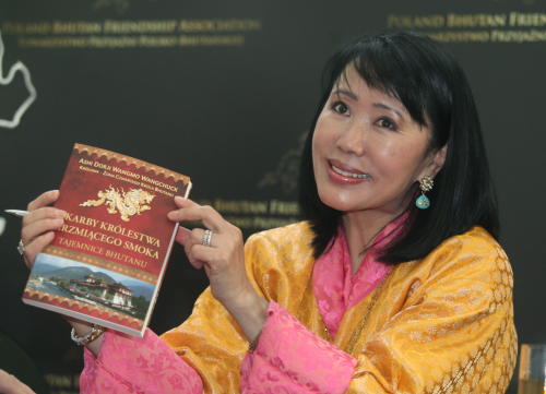Królowa Bhutanu – otwiera Towarzystwo Przyjaźni i promuje swoją książkę
